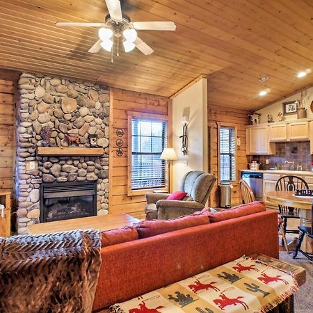 Cabin-Style Studio Right Off The Branson Strip! Apartamento Exterior foto
