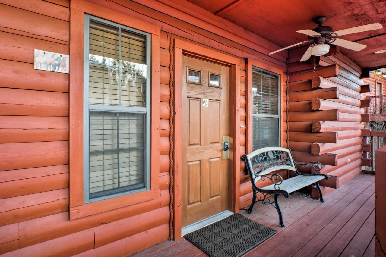 Cabin-Style Studio Right Off The Branson Strip! Apartamento Exterior foto