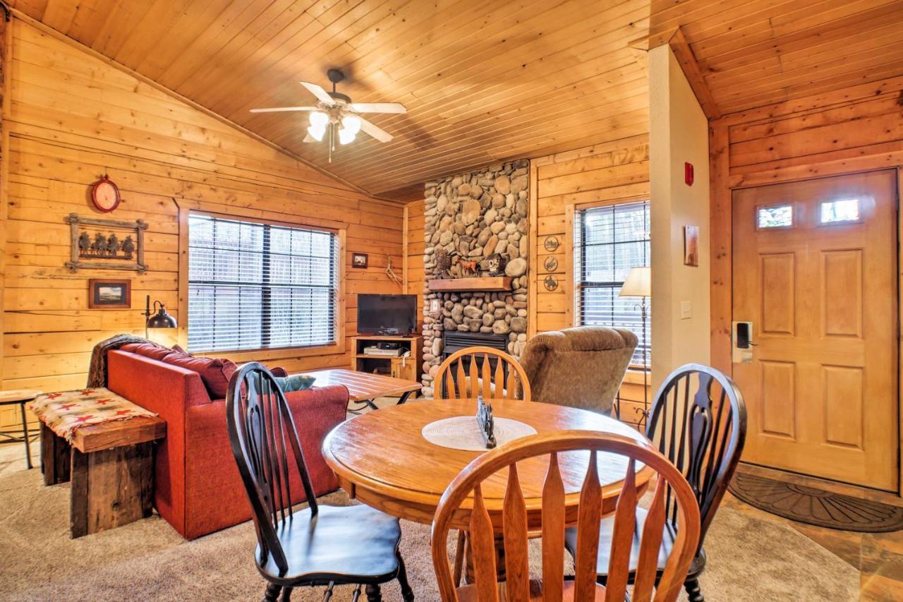 Cabin-Style Studio Right Off The Branson Strip! Apartamento Exterior foto